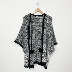 ✨Aerie✨Knit Open Front Pincho with Pom Poms🔥